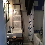 Domaine De Fondain Bed & Breakfast 4*