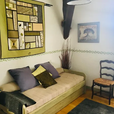 فندق مبيت وإفطار Domaine De Fondain 3*