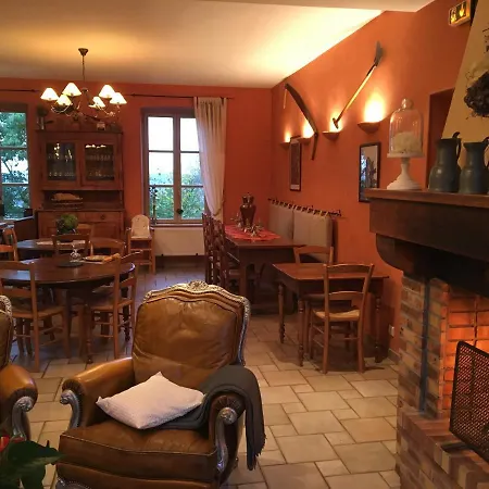 Domaine De Fondain לינה וארוחת בוקר 4*